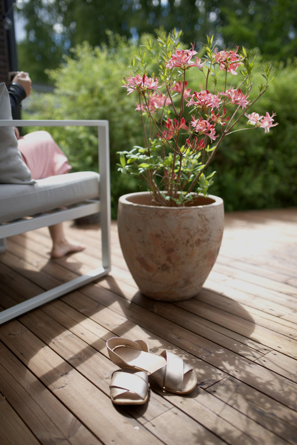 Lovely terrace deck colour